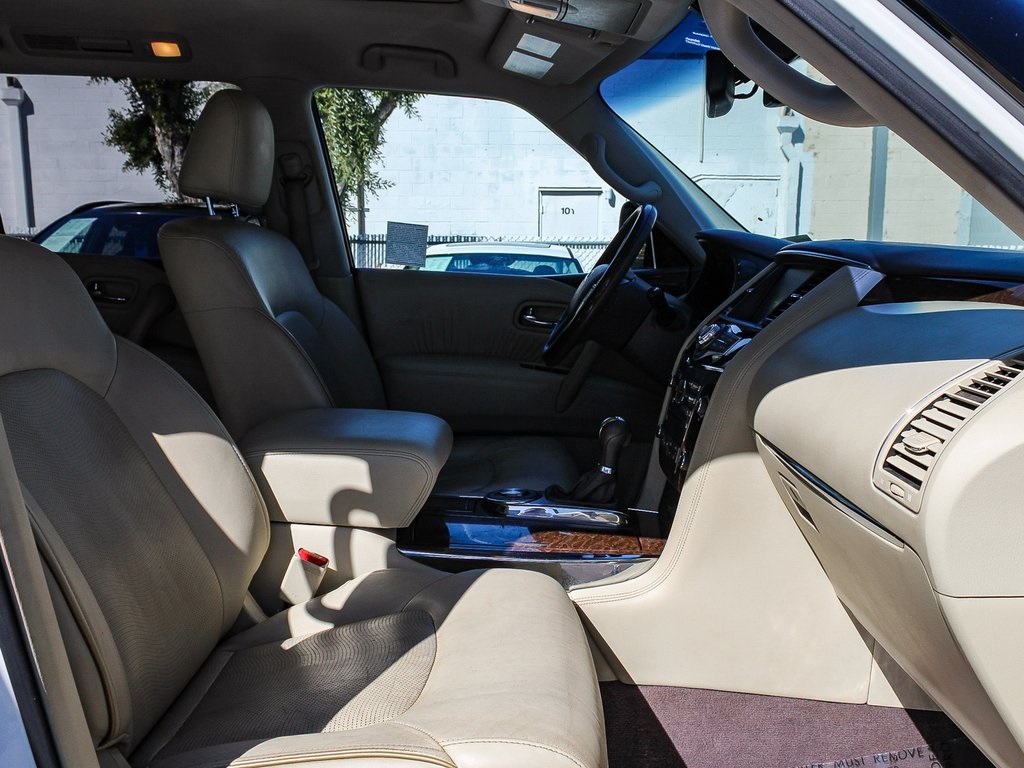 2017 Infiniti QX80 Base photo 16
