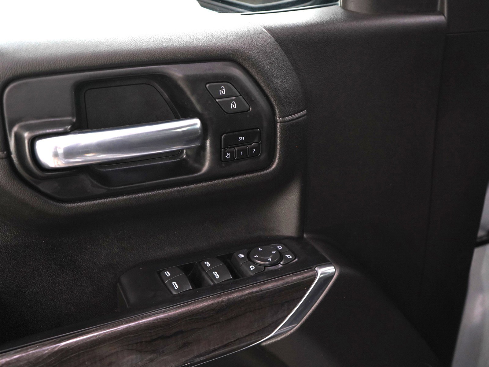2020 Chevrolet Silverado 1500 LTZ photo 17