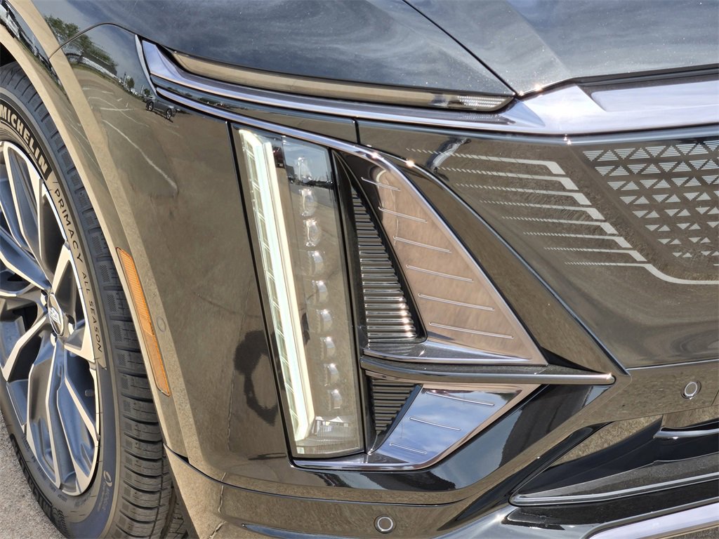 2025 Cadillac Lyriq Sport photo 9