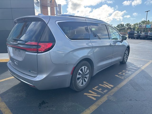2021 Chrysler Pacifica Hybrid Touring L photo 6