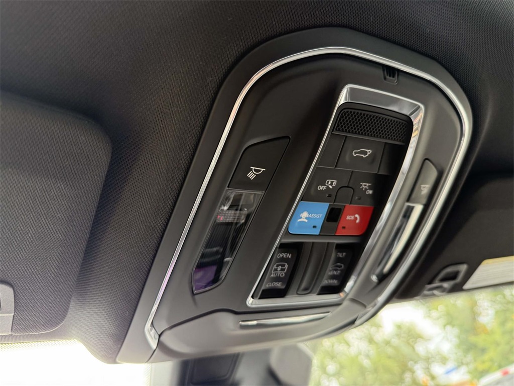 2025 Jeep Grand Cherokee Laredo photo 32