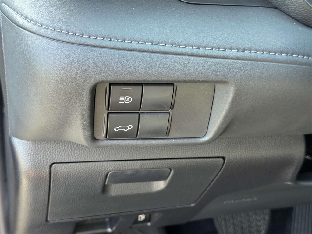 2023 Toyota Highlander Hybrid LE photo 25