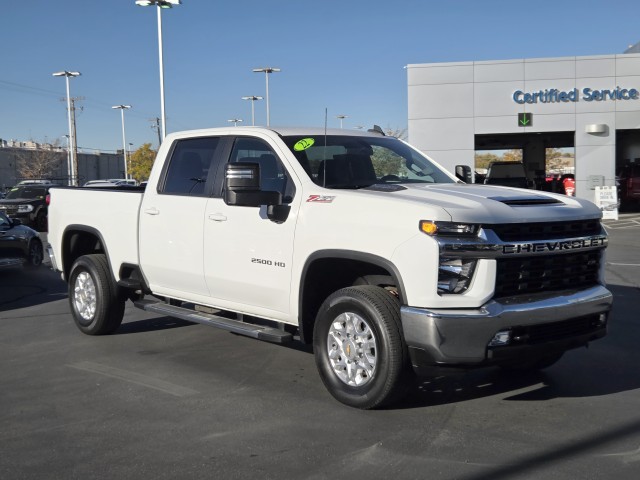 2022 Chevrolet Silverado 2500HD LT photo 3