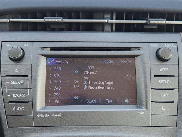 2015 Toyota Prius Four photo 14