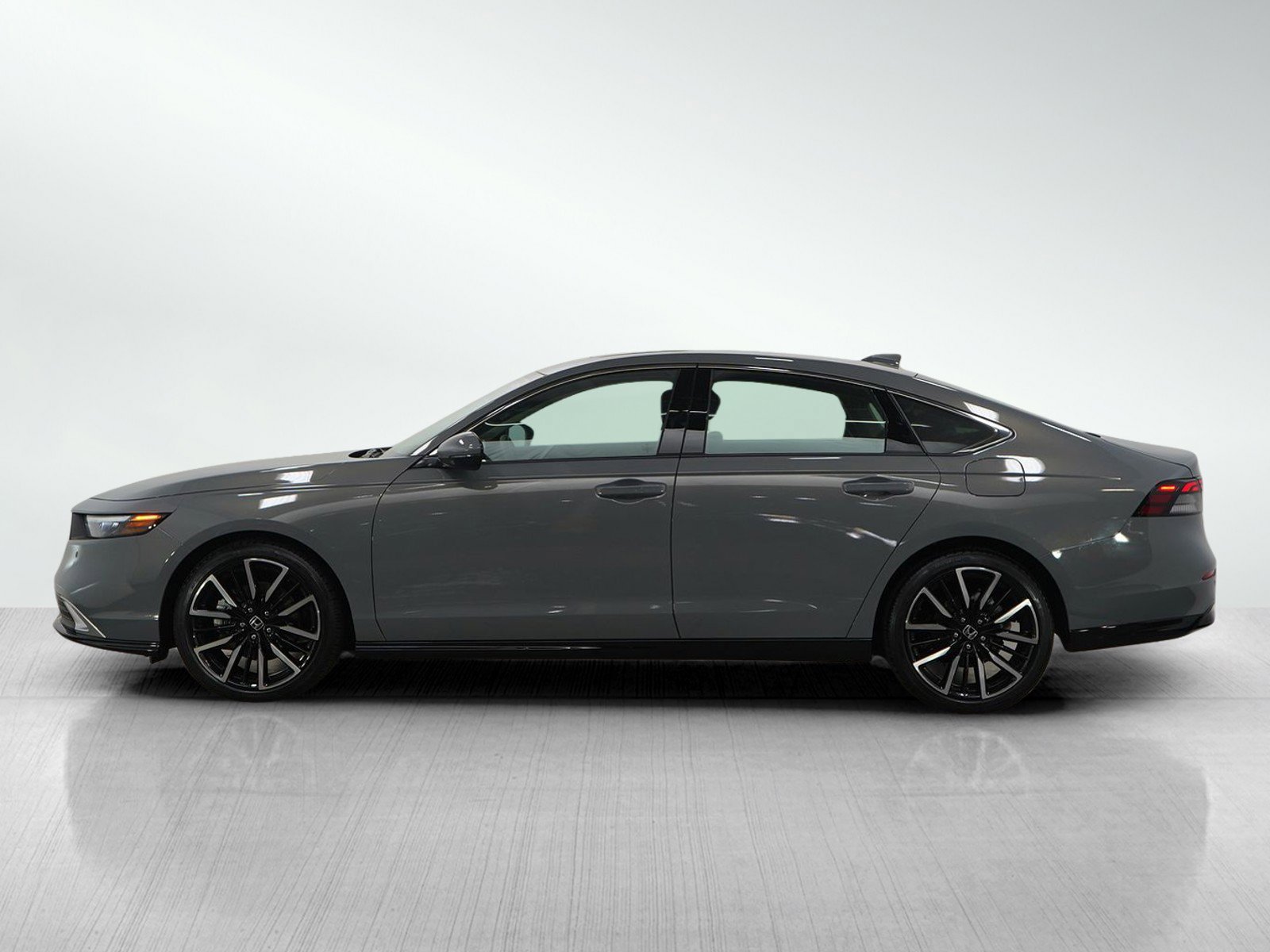 Used 2025 Honda Accord Hybrid Touring with VIN 1HGCY2F81SA044084 for sale in Burnsville, Minnesota