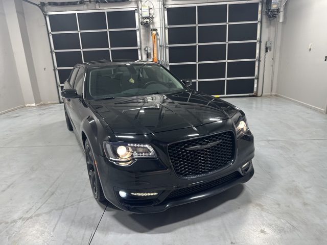 2022 Chrysler 300 Touring L photo 11