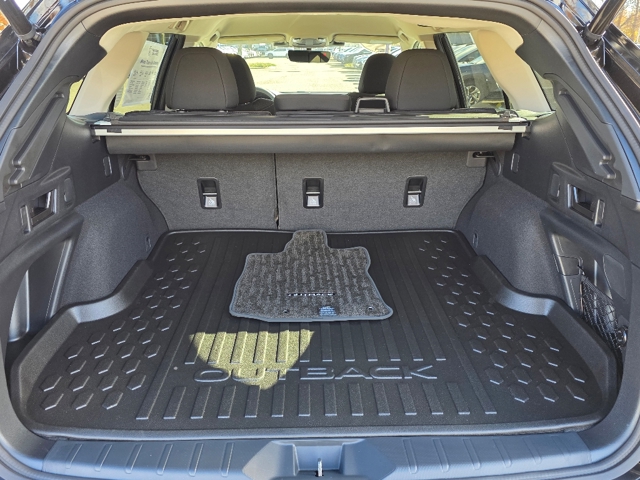 2025 Subaru Outback Premium photo 4