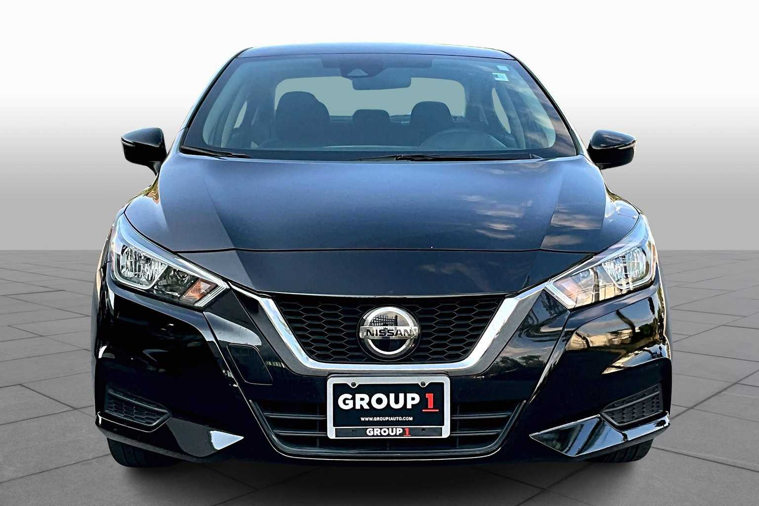 2021 Nissan Versa SV photo 3