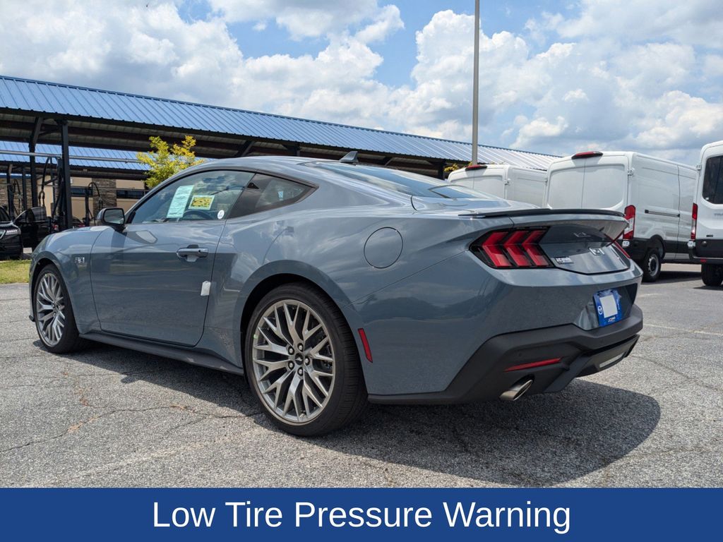2025 Ford Mustang GT Premium photo 6