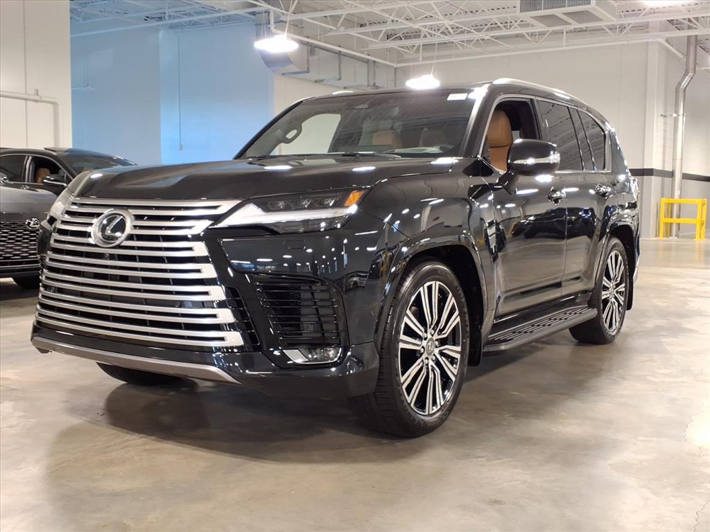 2025 Lexus LX Luxury photo 3