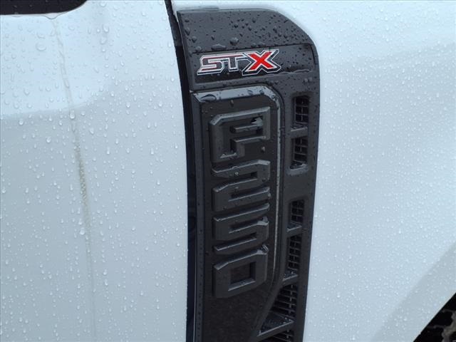 2025 Ford F-250 XL photo 9
