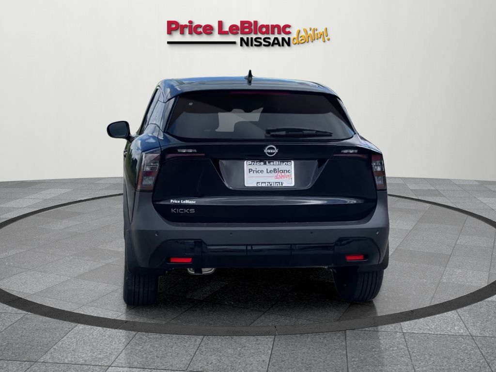 2025 Nissan Kicks SV photo 6