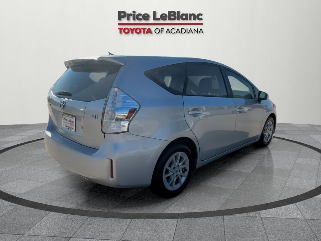 2013 Toyota Prius V Two photo 7