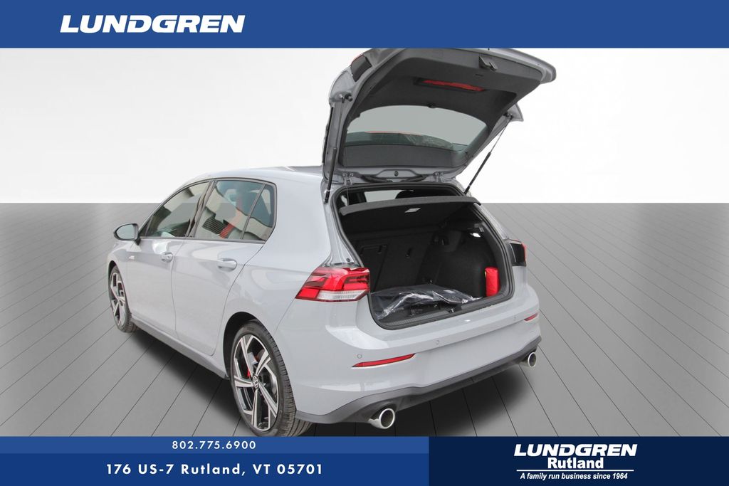 2025 Volkswagen Golf GTI SE photo 4