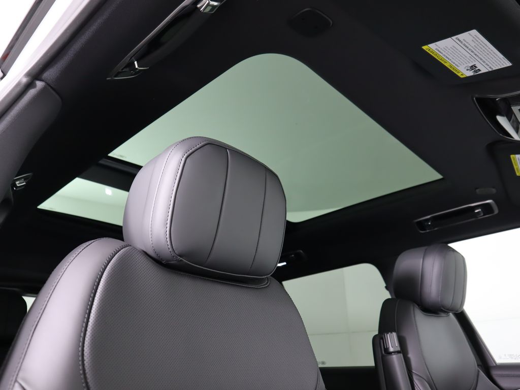 2025 Land Rover Range Rover SE photo 20