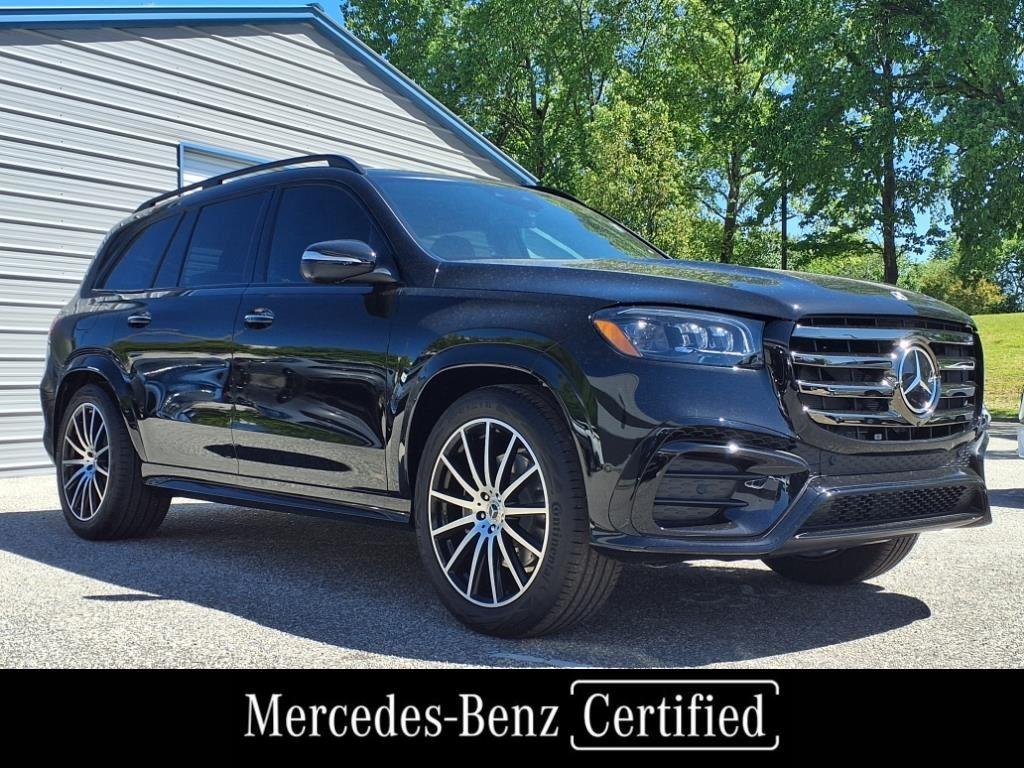 2025 Mercedes Benz GLS 450 4MATIC photo 2
