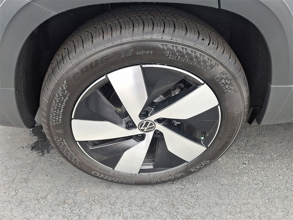 2025 Volkswagen Taos S photo 3