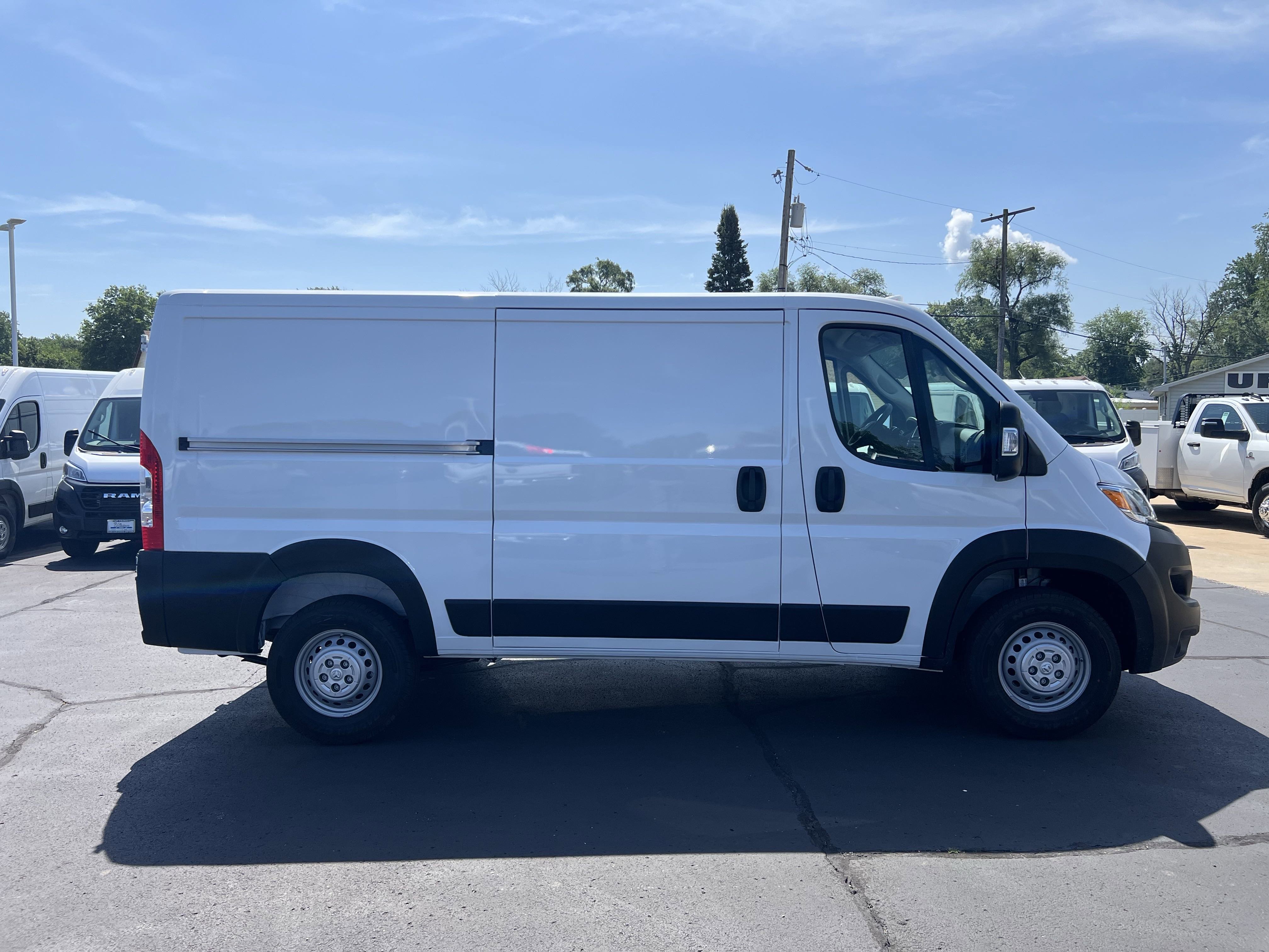 2025 Ram ProMaster 2500 photo 3