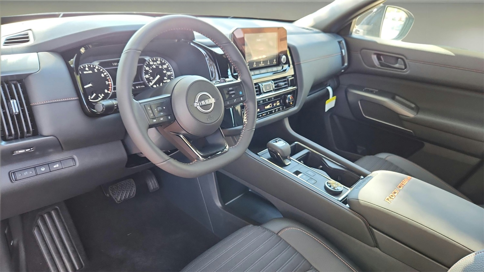 2025 Nissan Pathfinder Rock Creek photo 7