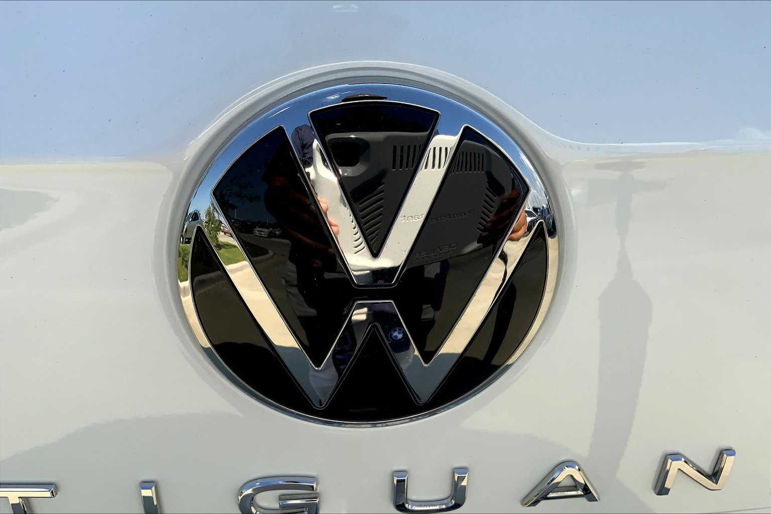 2024 Volkswagen Tiguan SEL R-Line Black photo 28