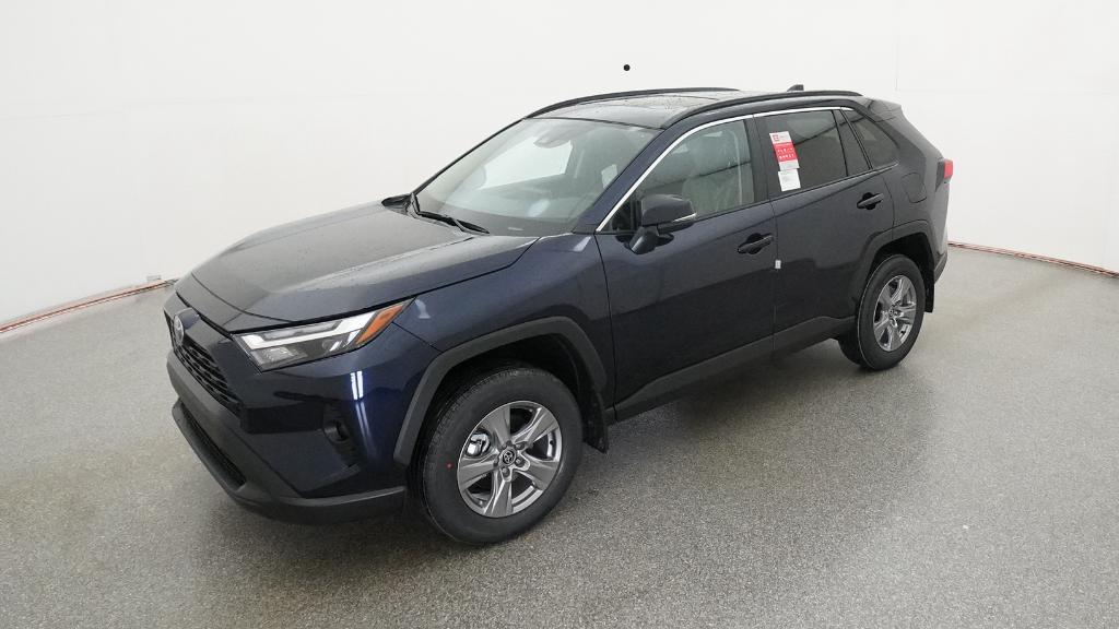 2025 Toyota RAV4 XLE's photo