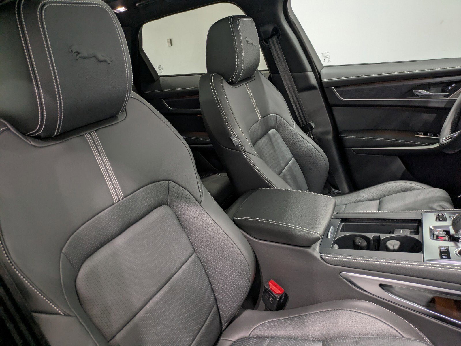 2026 Jaguar F-PACE P250 R-Dynamic S photo 23