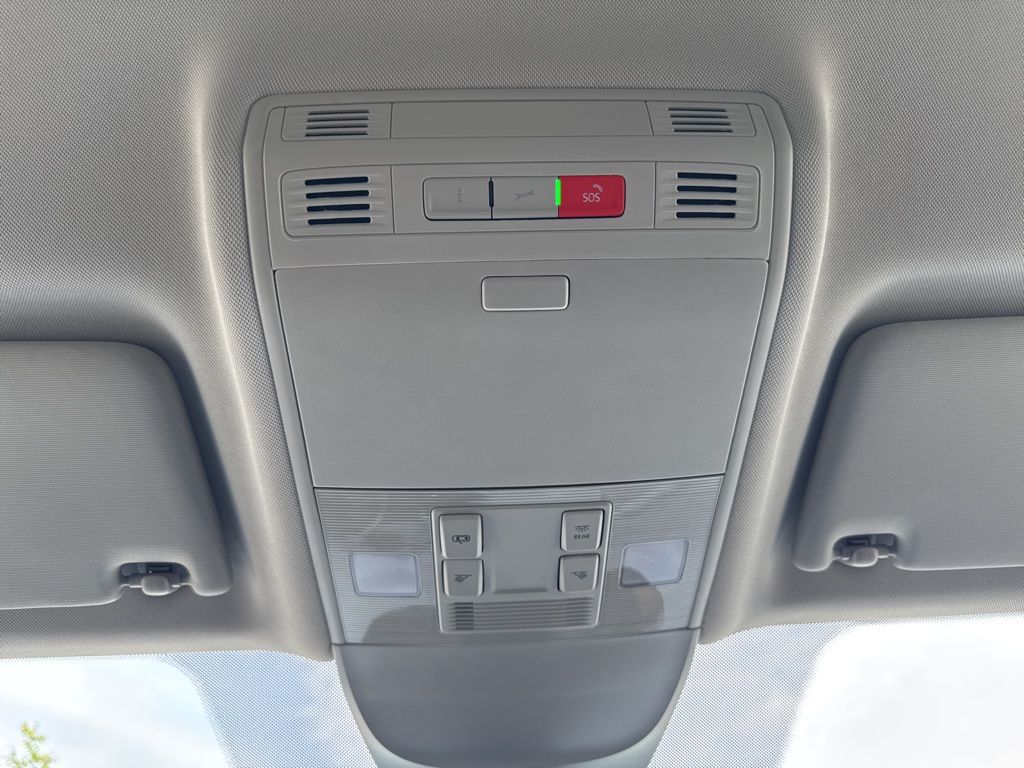 2025 Volkswagen Taos SE photo 26
