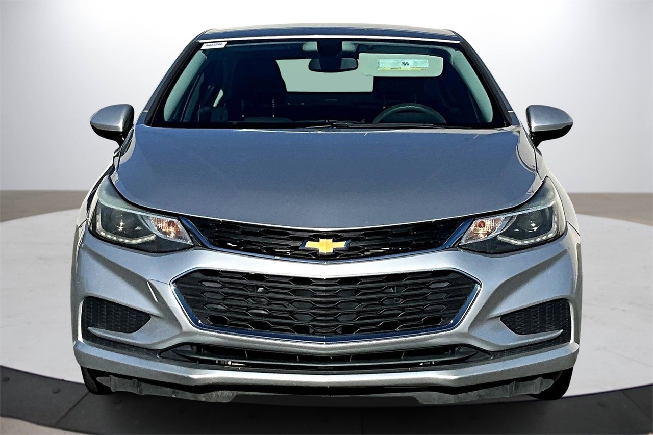 2017 Chevrolet Cruze LT photo 3