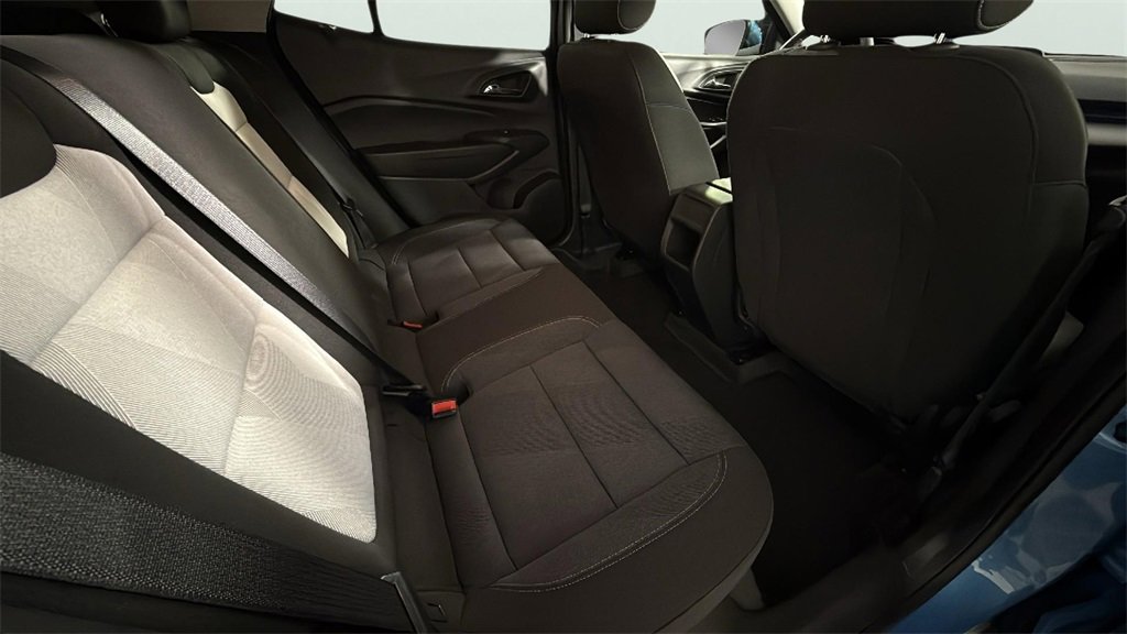 2025 Chevrolet Trax LS photo 27
