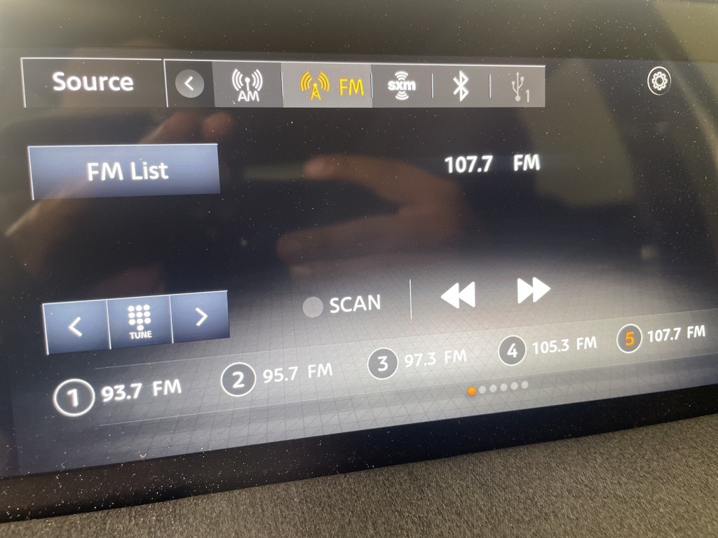 2025 Nissan Kicks SV photo 27