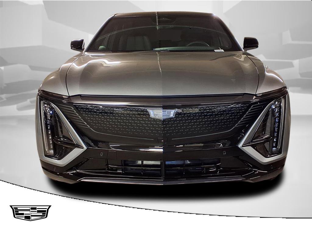 2025 Cadillac Lyriq Sport photo 2