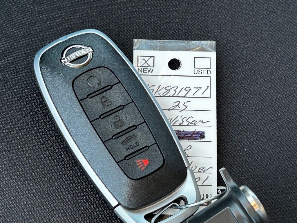 2025 Nissan Versa SR photo 40