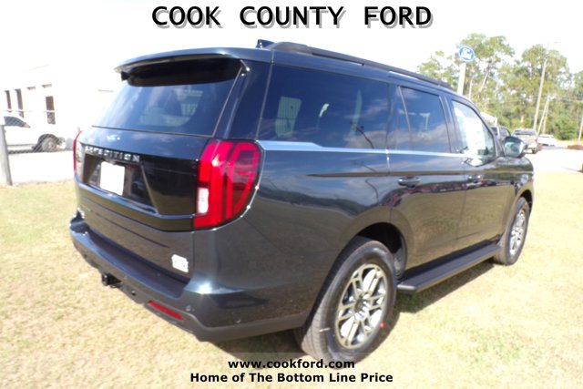 2025 Ford Expedition photo 4