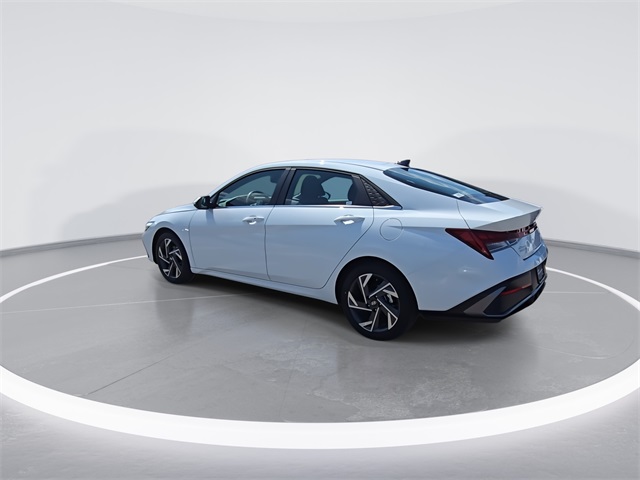 2025 Hyundai Elantra SEL Convenience photo 6