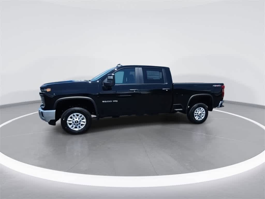 2025 Chevrolet Silverado 2500HD photo 4