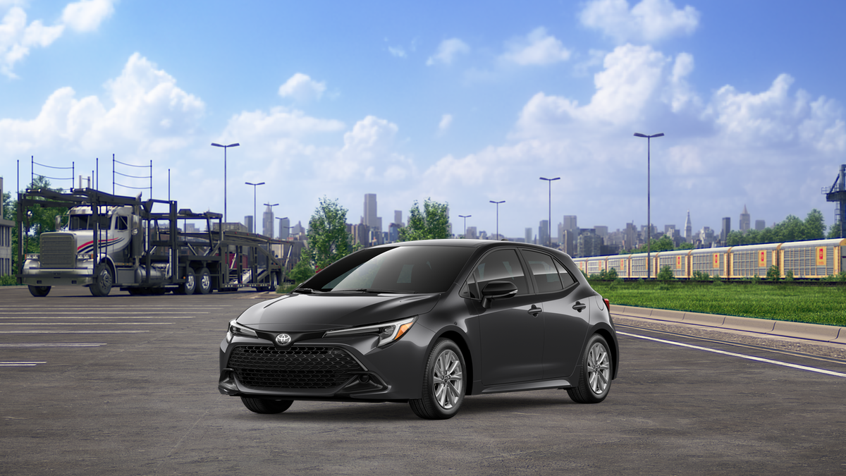 2026 Toyota Corolla Hatchback SE's photo
