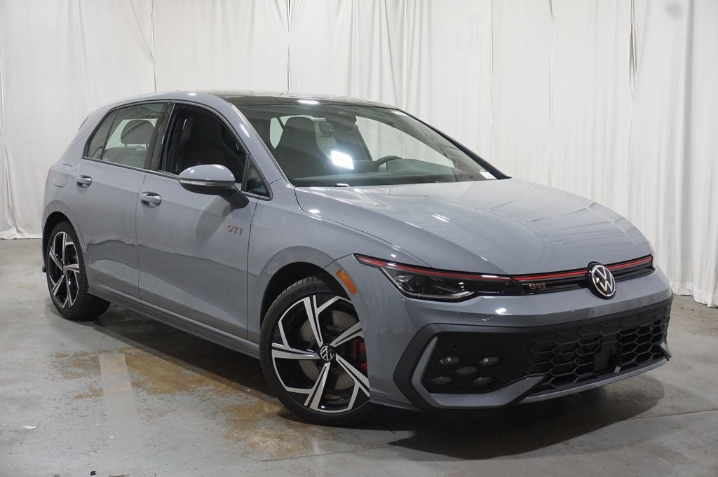 2025 Volkswagen Golf GTI SE photo 2