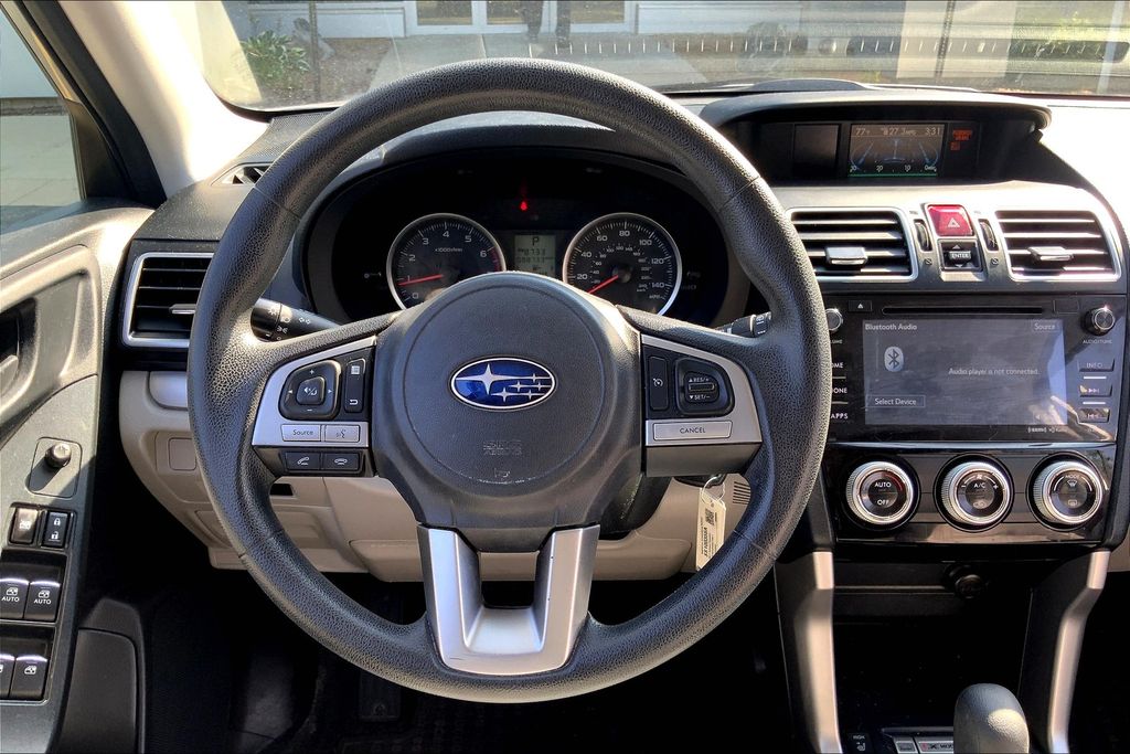 2017 Subaru Forester 2.5i Premium photo 4
