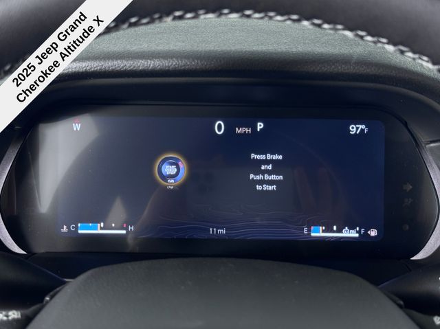 2025 Jeep Grand Cherokee Altitude photo 2