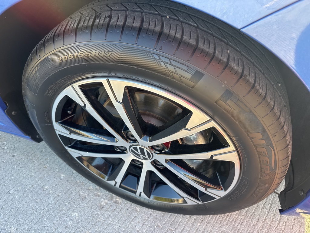 2023 Volkswagen Jetta 1.5T Sport photo 9