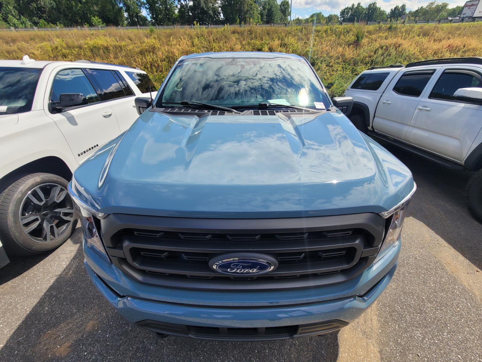 2023 Ford F-150 XLT photo 2