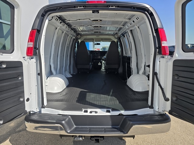 2025 Chevrolet Express 2500 Work Van photo 6