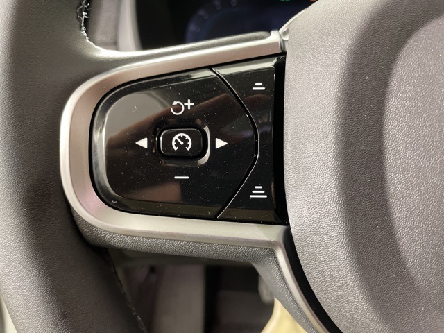 2025 Volvo XC90 T8 AWD Plus photo 22