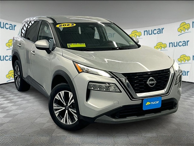 2023 Nissan Rogue SV's photo