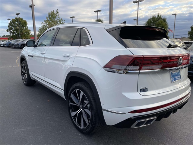2026 Volkswagen Atlas Cross Sport SEL Premium R-Line photo 3