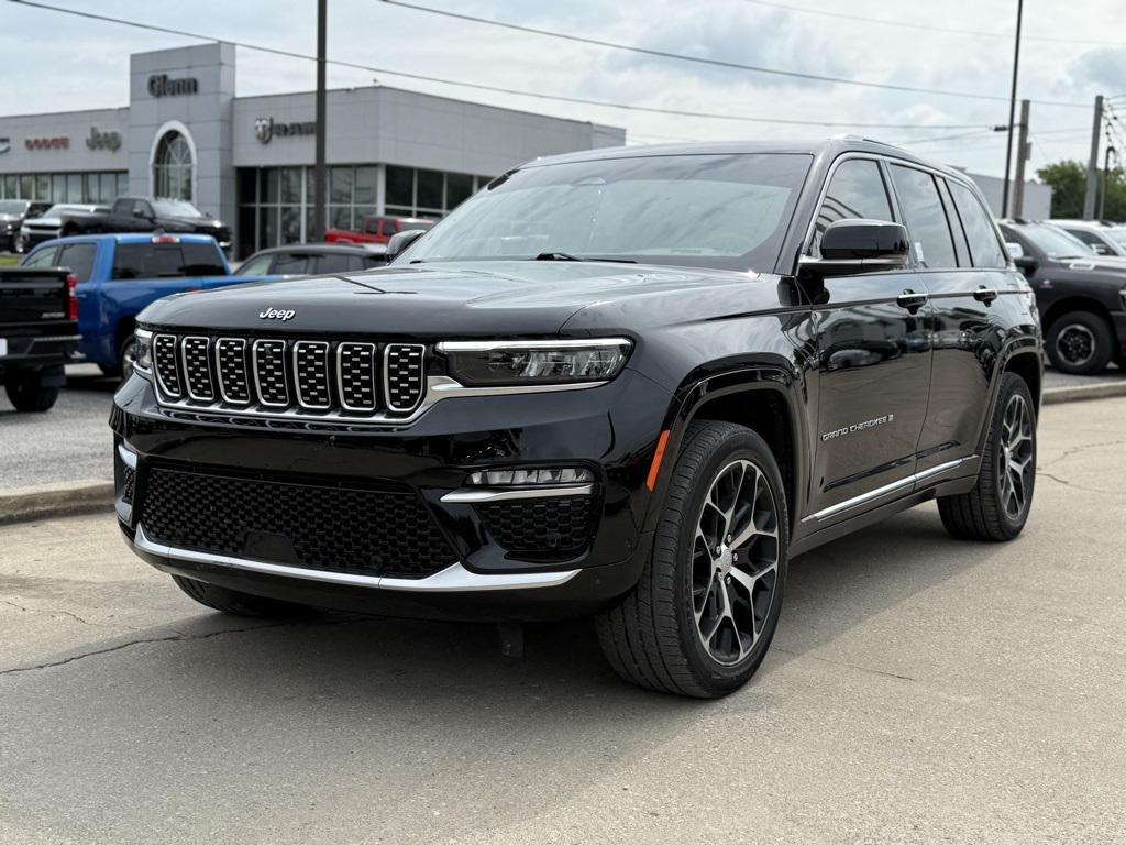2023 Jeep Grand Cherokee Summit photo 2