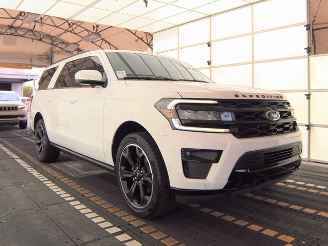 2024 Ford Expedition MAX Limited photo 2