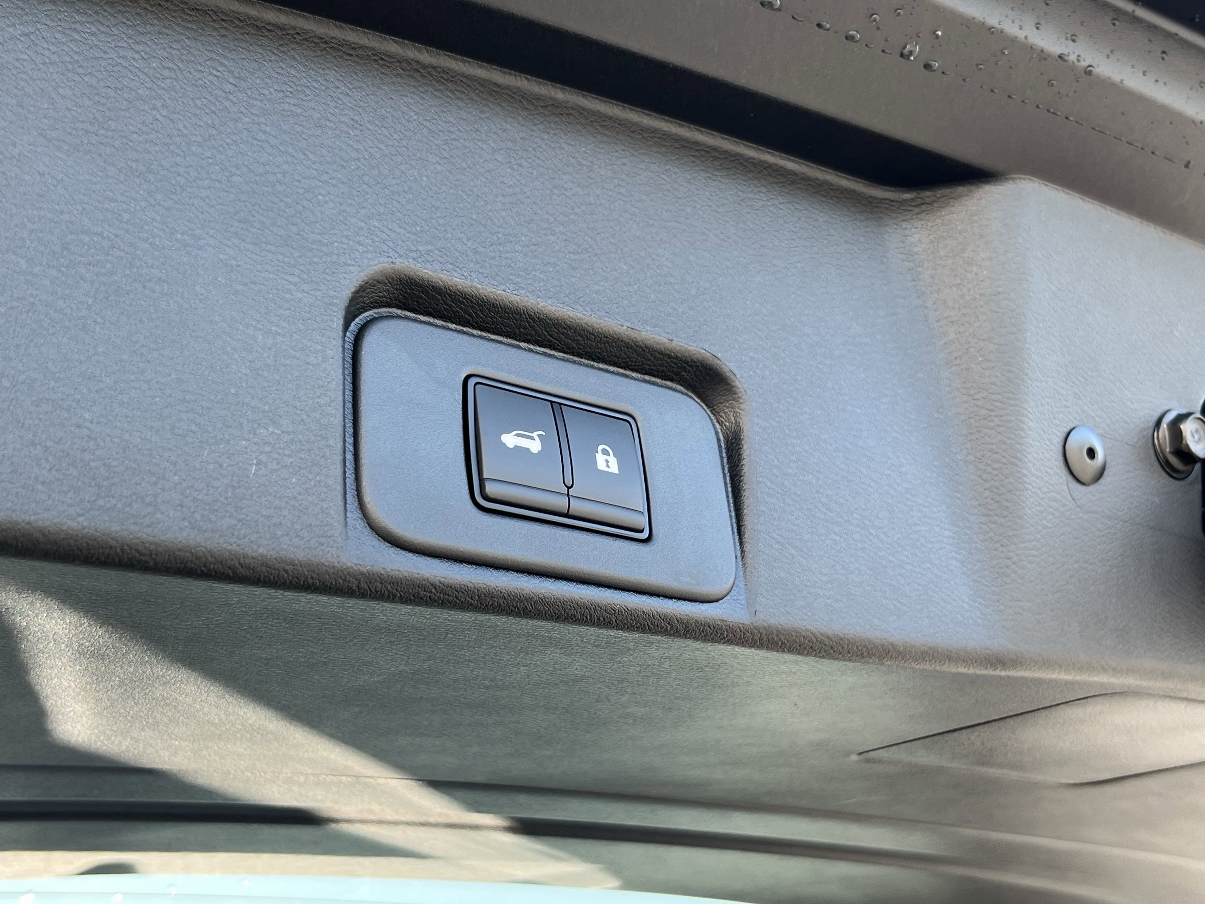 2026 Nissan Rogue SV photo 2