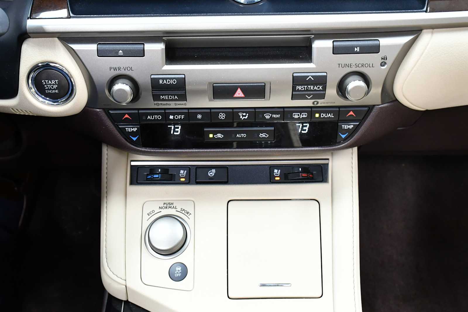 2017 Lexus ES 350 photo 18