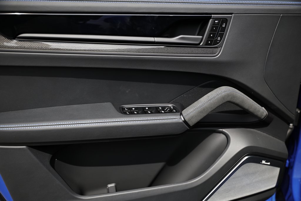 2025 Porsche Cayenne GTS photo 19